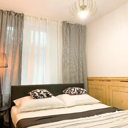 Apartamenty Centrum - Szafirowy I Szmaragdowy Torun Exterior photo