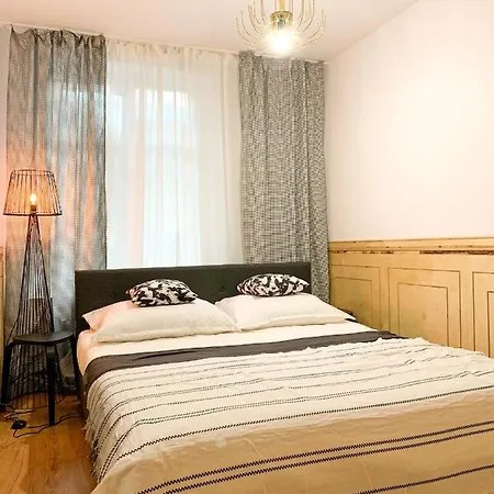 Apartamenty Centrum - Szafirowy I Szmaragdowy Torun Exterior photo