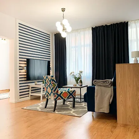 Apartamenty Centrum - Szafirowy I Szmaragdowy Torun Exterior photo
